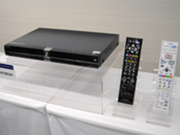 三菱電機 両面リモコン採用の新 Realブルーレイ 1台でテレビも操作 Cnet Japan
