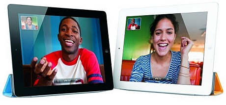 「FaceTime」

　Appleの第2世代タブレット「iPad 2」は、第1世代よりもさらに薄型化、軽量化されており、よりパワフルなデュアルコアプロセッサでグラフィックスと処理能力が強化されている。また、前面カメラと背面カメラが搭載されたことで、この画像のようにiPadでもAppleのビデオ会議機能FaceTimeを利用できるようになった。

　silicon.comのNatasha Lomas記者が、他のアプリでiPadのハードウェアが存分に活かされているかどうかをチェックする。このレポートでは、ビジネスに役立つ10のiPad 2対応アプリを紹介する。