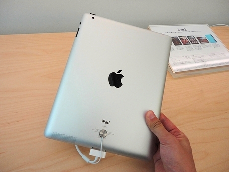 iPad 2ホワイトモデルの背面。