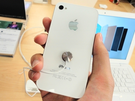 iPhone 4ホワイトモデルの背面。