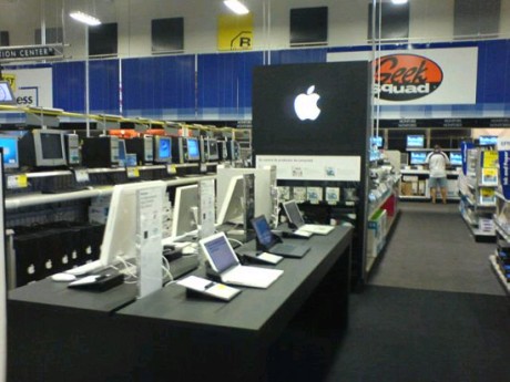2006年頃のBest Buy。Appleの「店舗内店舗」の様子。
