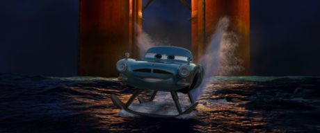  Pixarの「カーズ2」からのこの画像では、同スタジオがこの作品のために作り出した視覚効果が2つ含まれている。1つは、あぶくや水しぶきを含む非常にリアルな海の様子で、もう1つは、フィン・マックミサイルのような車に反射する光の表現だ。
