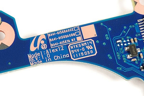 　マザーボードの刻印（「Model: Alex12」）。