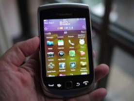 フォトレポート：「BlackBerry Torch 9810」--スライド式キーボード搭載BlackBerry 7端末