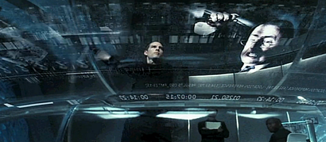 　2002年公開の映画「マイノリティ・リポート」では腕を使って画面上の操作を行っていたが、これはまさにSF的な光景であった。だが2010年後半、Microsoftから「Kinect」が発売された。同社の家庭用ゲーム機「Xbox 360」向けの価格150ドルのこの追加周辺機器は、プレーヤーの手や体の動きを感知して画面上に反映する。

　Kinectが「マイノリティ・リポート」と似ていたのは、動きを感知して操作するのはゲーム内だけでなく、Xbox 360のメニューシステム全体も対象としていることだ。プレーヤーは手を動かすだけで設定変更を行い、インターフェース内を移動することができた。

　Microsoftは2011年になって、Kinectを「Windows」OSと連動させることが可能となるソフトウェア開発キット（SDK）をリリースした。