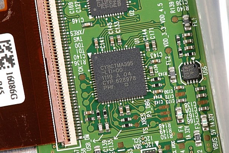 　Cypress Semiconductor製タッチスクリーンコントローラ「CY8CTMA395」。