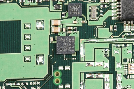 　Texas Instrumentsの「AGD8 2121 D1HCI」。
