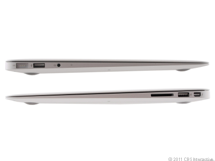 「Apple MacBook Air」

　今になってWindows陣営はそろって、2008年1月15に発表された薄型MacBook Airに対抗しようとしている。初登場の際、MacBook Airは、比較的新しく高価なSSDを採用していたため、価格が高かった。
