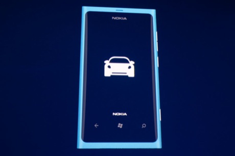 　Nokiaはアプリケーション「Drive」の搭載で他社製Windows Phone端末との差別化を図る。地図、音声コントロール、ナビゲーションなどの機能を搭載。
