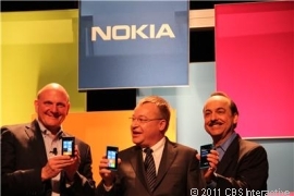 左より、MicrosoftのSteve Ballmer氏、NokiaのStephen Elop氏、AT&TのRalph de la Vega氏