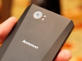 レノボ、インテルチップ搭載スマートフォンを発売へ