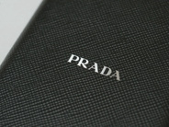 ワンセグやテザリング機能を搭載--外も中も“PRADA”な「PRADA phone by LG L-02D」