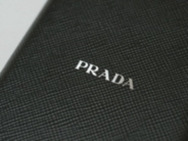 ワンセグやテザリング機能を搭載 外も中も Prada な Prada Phone By Lg L 02d Cnet Japan