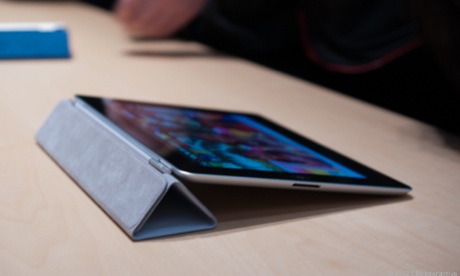 　新しいiPadは、iPad 2とともに発表された「Smart Covers」とも互換性がある。