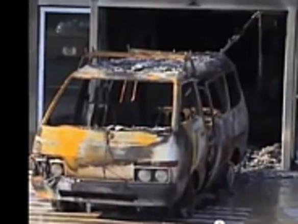 ギリシャのマイクロソフト現地法人、襲撃の被害に--車が突入し炎上