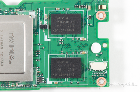 　Hynixの1GバイトDDR3L SDRAM（「H5TC2G83CFR」×4）。