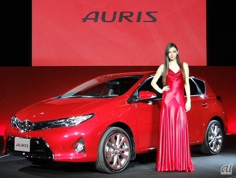 　トヨタ自動車は8月20日、フルモデルチェンジした日欧戦略車「AURIS（オーリス）」を、全国のネッツ店で発売した。「スポーツハッチバックの新基準」確立という方向性のもと、デザインや乗り心地が進化しているという。ここでは、新型AURISを写真で紹介する。
