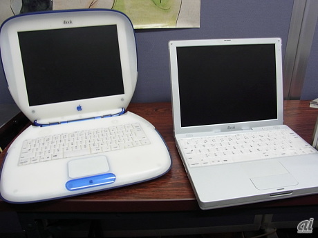 こちらもキャンディカラーで人気を博したクラムシェル型iBookといまのMacBookに近いデザインのiBook。