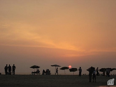 　バングラディッシュのコックスバザール。全長120キロと世界一長いビーチとされ、日本の九十九里浜（60キロ）のおよそ2倍の長さとなっている。