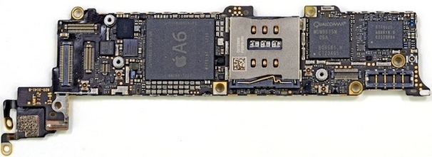 iPhone 5のメインロジックボード