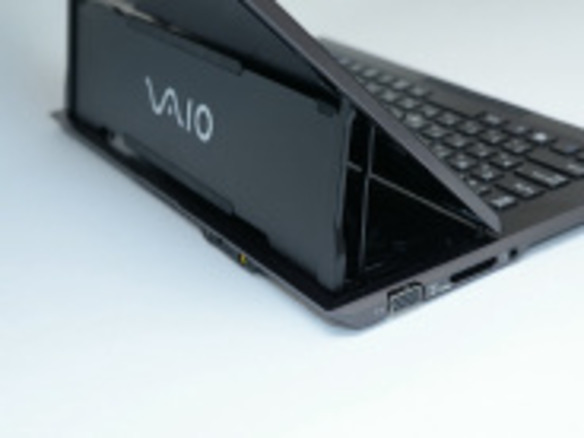 Windows 8搭載「VAIO Duo 11」はノートPCかタブレットか？--発売前に速攻レビュー