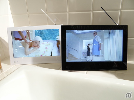 　フルセグに対応したフォトフレーム「PhotoVisionTV SoftBank 202HW」（Huawei製）。

　IPX5の防水に対応したほか、バッテリを内蔵。お風呂で録画した映画を楽しんだり、キッチンで料理番組を見ながら料理したりできる。