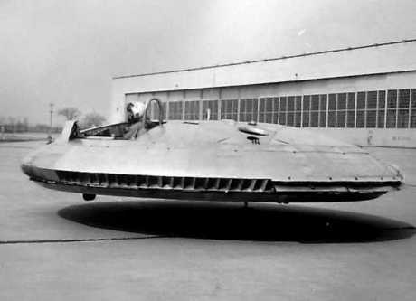 　Project 1794と形が異なるものとしては「Avrocar」がある。これは冷戦の緊張のさなかでAvroが米軍のために建造していた、より小型の空飛ぶ円盤だ。Avrocarは試験がうまくいかず、結局1961年に中止されている。