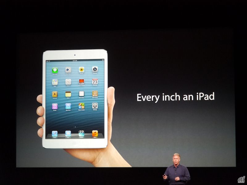 発表会ではワールドワイドマーケティング担当シニアバイスプレジデントのフィル・シラー氏が「Every inch an iPad」を示した