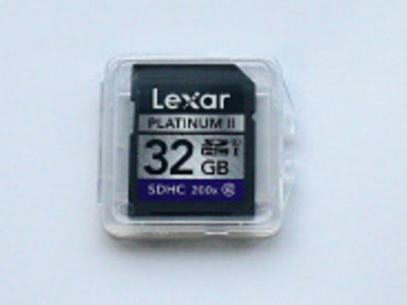 レキサー、16Gバイトで918円からの格安SDカード--簡易パッケージでAmazon限定販売