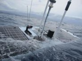 海上気象観測ロボット、巨大ハリケーン襲来にも無傷で航行