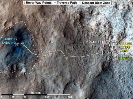 　この地図には、NASAの火星探査機Curiosityが「Bradbury Landing」に着陸してから、「Point Lake」の近くの高所に到達するまでに走行したゲイルクレーター内のさまざまな場所が含まれている。その走行距離は1703フィート（約519.1m）だ。Curiosityは11月30日、地図上の最東端のマーカーに到達し、Rocknestという場所で土壌サンプルを採集した。グレネルグと呼ばれる場所では、3種類の地形が接する。「Yellowknife Bay」と呼ばれる低地は、Curiosityのハンマードリルが最初に岩石を掘削する場所の候補に挙がっている。