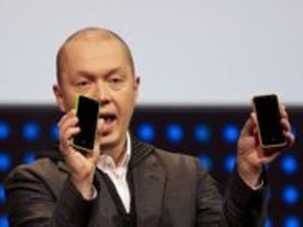 ノキア、「Lumia 620」を発表--「Windows Phone 8」搭載のローエンドスマホ