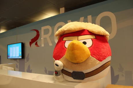 　Angry Birds版ルーク・スカイウォーカー。ライトセーバーも携えて受付デスクに座っている。