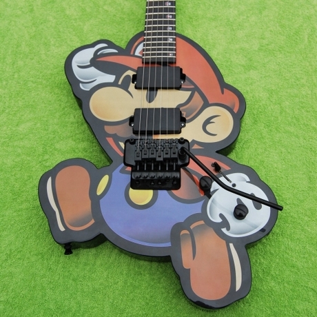 　スーパーマリオ型のギター