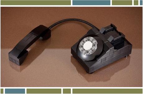 　McVeigh氏は、発売されたばかりのプラスチックのパーツを使って懐かしいダイヤル式電話を作ったことも。