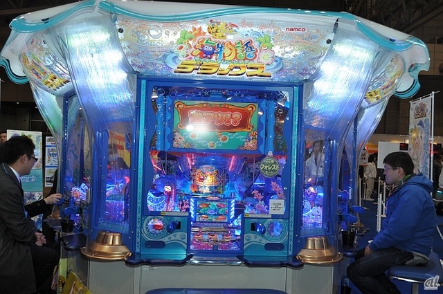 　「海物語」をテーマとした大型メダルゲーム「海物語 ラッキーマリンシアター デラックス」。3月稼動開始予定。