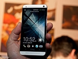 HTCの最新スマートフォン「One」を写真で紹介