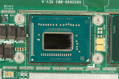 　1.7GHzのIntel「Core i5-3317U」プロセッサ。