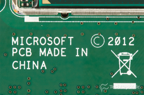 　PCBの印字「Microsoft 2012」。