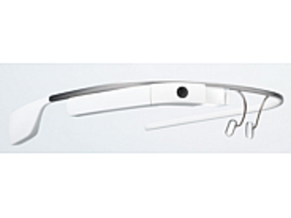 「『Google Glass』に話しかける姿は奇妙」：グーグル会長が認める