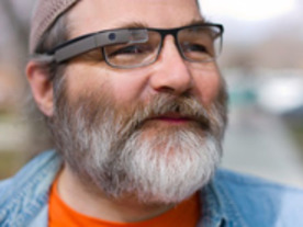 「Google Glass」、眼鏡利用者向けバージョンも登場へ--2013年中に提供予定