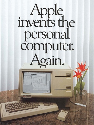 1980年代のレトロなアップル製パーソナルコンピュータを使った広告（1990年代に掲載）