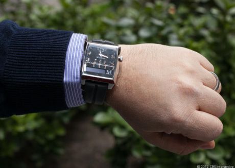 コンピュータのようなデザインではなく、上品なスタイルを選んだMartian Watches。