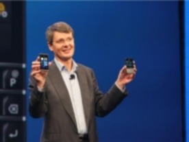 BlackBerry、第4四半期は黒字転換--「Z10」の出荷は100万台に