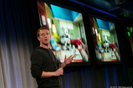 　Facebookの最高経営責任者（CEO）であるMark Zuckerberg氏は米国時間4月4日、カリフォルニア州メンローパークで開催されたプレスカンファレンスで、「Android」向けの「Facebook Home」を披露した。