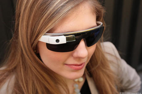 　Google Glassを着用したところ。
