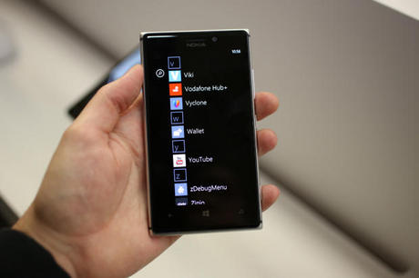 　インターフェースは、最新版のWindows Phoneを搭載する他のデバイスと同じだ。