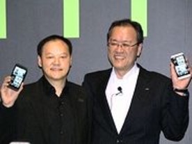 「HTC J One」の4つの強み--KDDI田中社長も期待