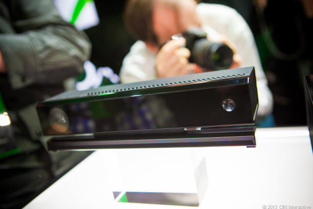 Xbox Oneは新しいKinectモーションセンサを同梱する。