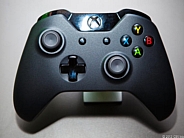 MS「Xbox One」の新コントローラはどう変わった？--使用感やPS4「DUALSHOCK 4」との比較など紹介
